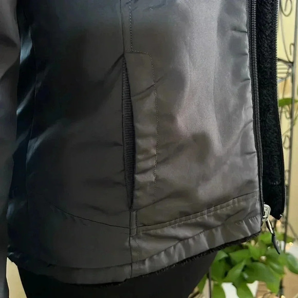 New CB Reverable Jacket - Picture 4 of 8